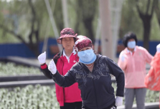 終於有檔節目，敢向“廣場舞大媽”發起挑戰了，然而實力夠嗎？