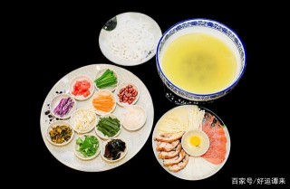 雲南旅遊特產小吃美食推薦之：過橋米線
