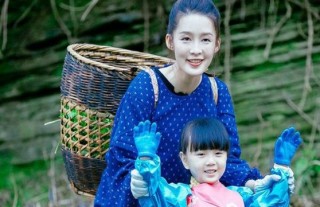 《爸爸去哪兒5》小山竹楚喬迷妹家庭上線  李沁搭檔鄧倫首當實習媽媽