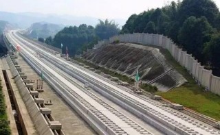 國內首條“旅遊高鐵”，路線全長680度公里，經過你的家鄉嗎