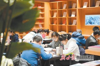 假日文化氣息濃