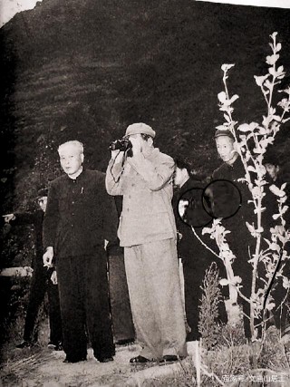 1958年3月21日，毛主席來灌縣視察都江堰