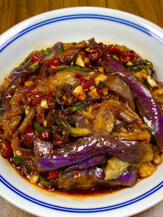 大廚張紅甫親授秘籍：教你做出超美味涼拌茄子，快學起來！_調料_蔥花_夏天