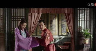 高衙內約西門慶吃燒烤，發現鄰座有位美女……