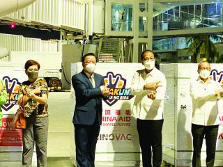 向國際社會提供超18億劑新冠疫苗