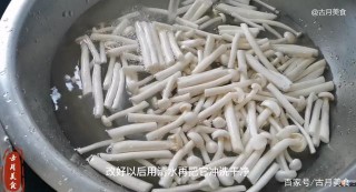 古月美食：肉片海鮮菇這樣做才美味，鮮嫩入味不焯水，值得收藏