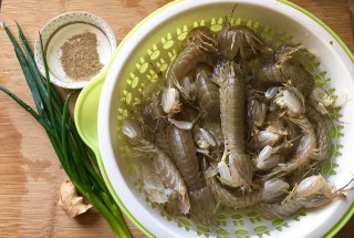 年夜飯，做一道美味又健康的椒鹽皮皮蝦，口感絲滑，味道鮮美