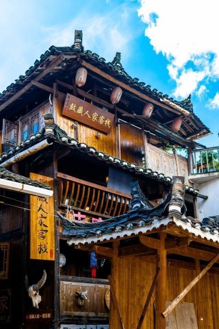 實拍我國最大的苗寨，也是歷史上苗族五次遷移最大的聚居地！