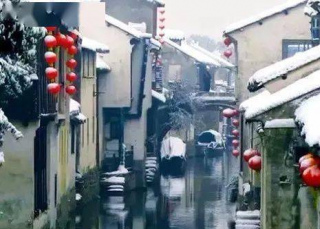 江南冬來，有雪為詩