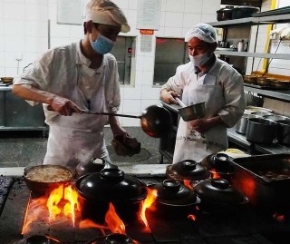 餃子、砂鍋都安排上了！立冬至，北京老字號暖胃美食集體“上線”