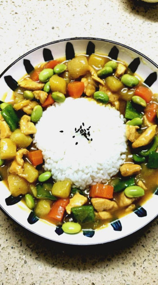 咖喱雞肉飯下飯界大哥大！看一眼就被饞哭！