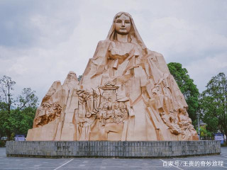 騰沖旅行·小眾景點｜坐落著“高黎貢山母親”雕像的騰越文化廣場