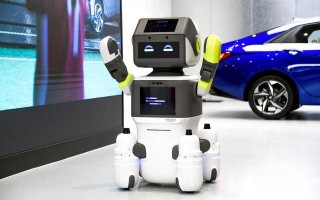 汽車業務靠邊站！Hyundai把AI機器人DAL-e帶入展間