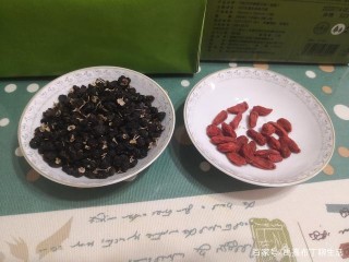 口服皮膚化妝品花青素之王的黑枸杞具有美容養生滋補三合一功效