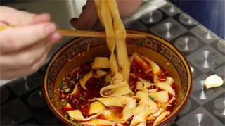 教你正宗的扯面做法，口感筋道又爽滑，比白鹿原油潑