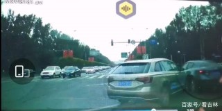突發！共享汽車轉彎撞上另一輛私家車