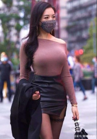 玲瓏身材傾城貌，包臀裙展現的美，是女人獨特的韻味