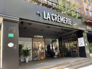 亞洲首家乳制品體驗店！來曹家渡這家有100多種奶