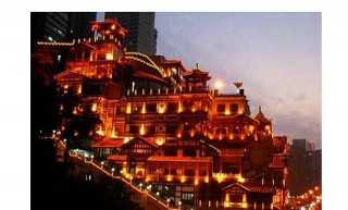 這座旅遊城市國內人口最多，它景點繁多，關鍵還不宰客