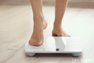 女生的體重越輕越好嗎？擼鐵女孩120斤，身材曲線有多迷人？