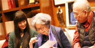 她如今96歲，從教一生捐款千萬，從未有過愛情，唯一的堅持是回國