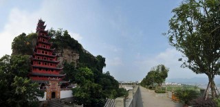 世界八大奇異建築之一，錯落有致，渾然一體，宏偉壯觀