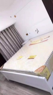小姨家的複式樓已裝修完畢，準備年底入住，簡約式的