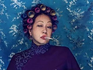 成龍的師姐，《功夫》的包租婆，年輕好美，想要劉德華當「老公」