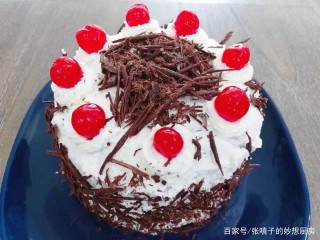 用美食環遊世界之黑森林蛋糕 苦黑巧克力加櫻桃果香 好吃又易做
