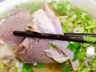 去西安遊玩，吃些什麼美食才算不虛此行？網友：水盆羊肉排第一