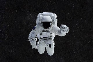 NASA的宇航員登月歸來，卻開始相信上帝與外星文