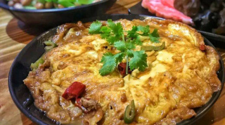 超好吃的特色菜，味道連大廚都豎起大拇指