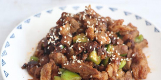 冬季來臨怎能沒有羊肉？簡單粗暴的醬爆羊肉