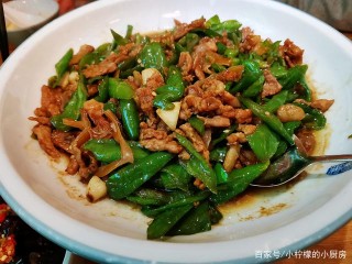 百城百味江西贛州新春美食，招牌菜辣椒炒肉，一個字香