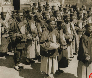 晚清老照片：袁世凱組建一支20人軍樂隊，貴胄子弟進學堂練體操