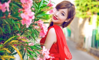 女人卵巢養得好，黃褐斑慢慢淡，調經養顏，皮膚細膩人也美