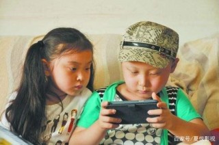 幼時走紅娛樂圈，一位慘淡一位得病，緊靠過路人支援！