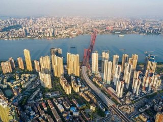三月的風，四月的雨，等一個人，陪我去武漢……