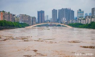 在水淹的二樓，重慶幸存下來的是歷史上大的洪峰