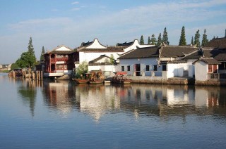 上海一座歷史文化名鎮，緊靠澱山湖風景區，屬國家級生態鎮