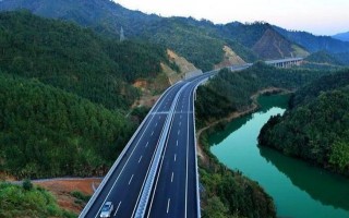 湖南將迎一條高速，將提升沿線旅遊業競爭力，為雙向四車道
