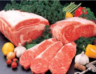 焯牛肉時，用涼水還是熱水？很多人做錯這1步，難怪牛肉又腥又硬