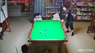 趙本山兒子打台球耍帥，生活樸素不混娛樂圈，不繼承父業照樣瀟灑