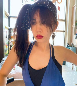 Ella陳嘉樺逐漸小S化，穿連體衣健身網友被嚇到：40歲的狀態真好