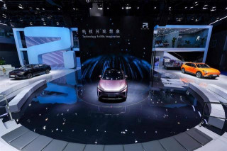 R汽車攜智能純電轎跑SUV ES33等亮相成都車展