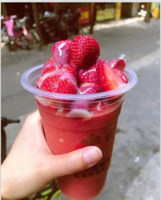 美食探店 網紅十二中草莓冰的多種吃法