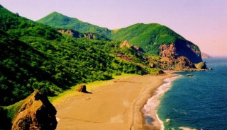 曾是我國第一大島，被俄國占領後探明大量石油，日本曾想偷偷占領