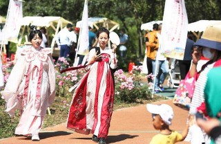 大運河畔國潮風起 西集首屆漢服文化節周末繼續“開市”