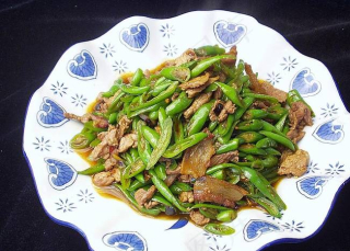 【秘境探索：涼拌木耳的魔力調料與極致口感】_香菜_個人_口味