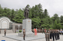 金正恩參謁中國人民志願軍烈士陵園_檜倉_平安南道_朝鮮勞動党
